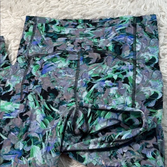 Lululemon Swift Speed High Rise Tight 25"
Rapid Flourish Multi - Picture 2 of 6